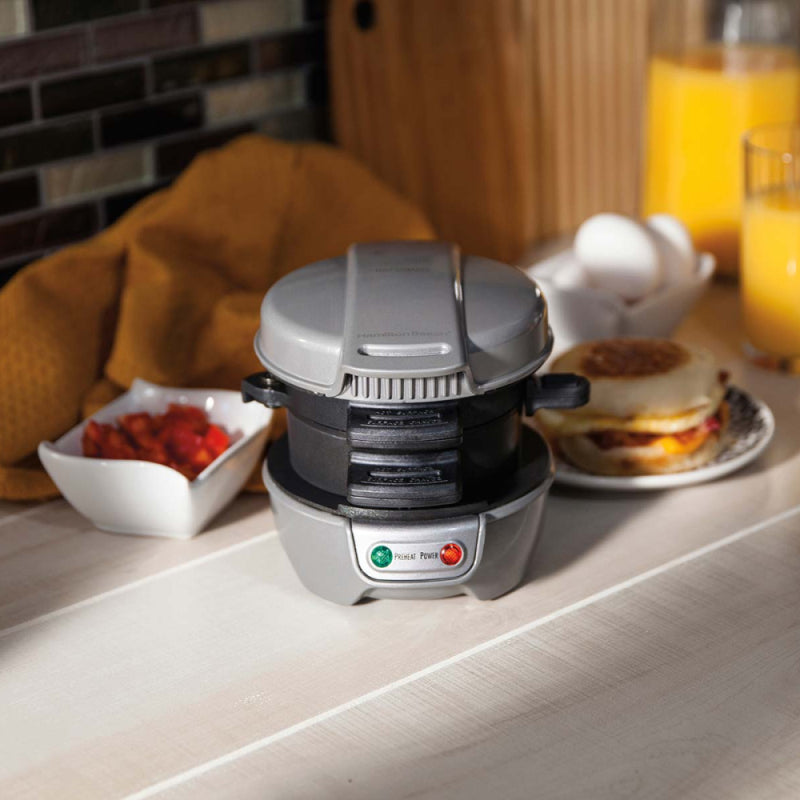 Sanduicheira e Hamburguer Hamilton Beach Breakfast Sandwich Maker Seu Lanche em 5 minutos 110V